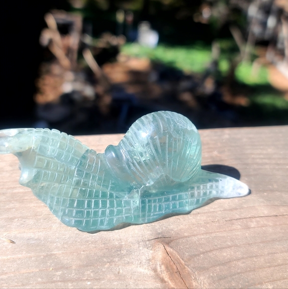 LAST ONE! Fun Green Fluorite handcarved Snail with lots of FIRE! RARE COLOR - Picture 4 of 5